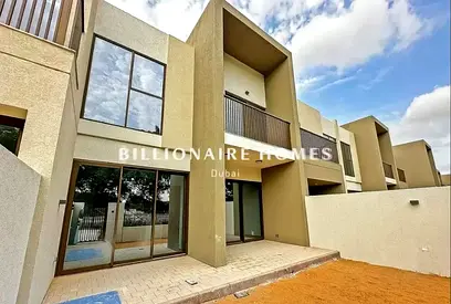 Single Row | Ready To Move | Family Townhouse