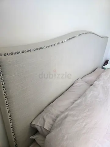 Head board and bed base