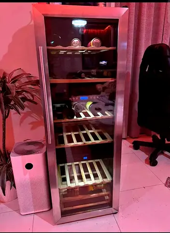 Hoover 76 Bottle Wine Fridge