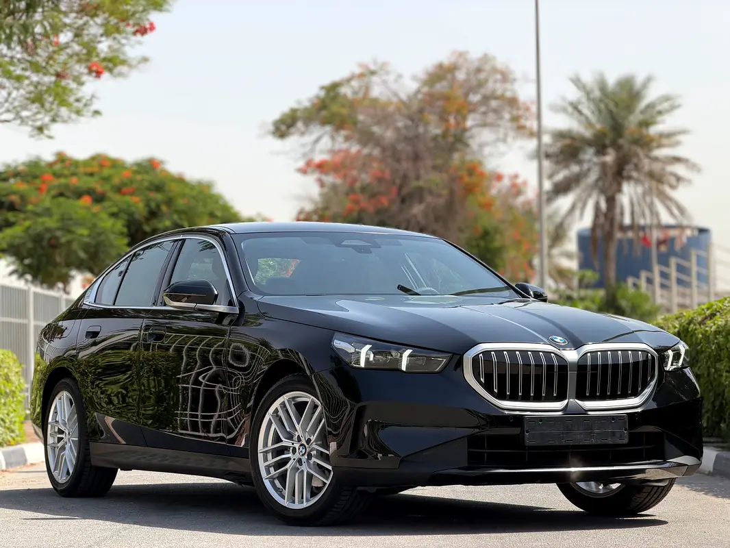 BMW 5-Series 2026 — photo 1 of 17