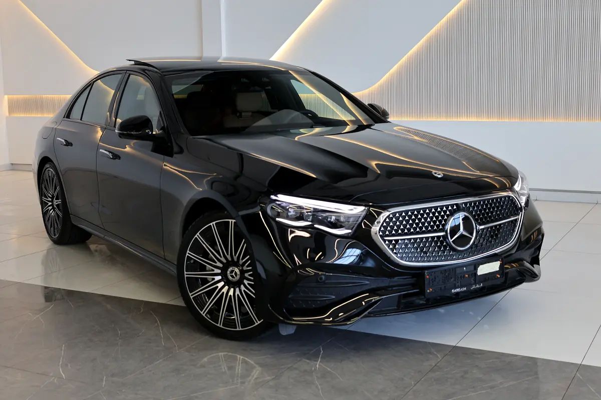 Mercedes-Benz E-Class 2025 — photo 1 of 19
