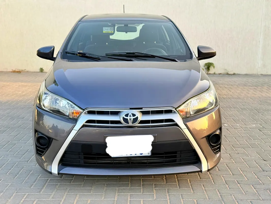 Toyota Yaris 2015 — photo 1 of 11