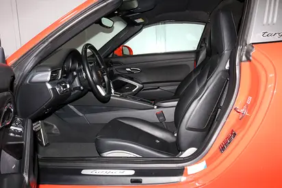 2017 Porsche 911 thumbnail 8