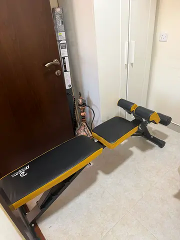 Adjustable workout/weight bench