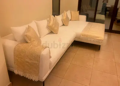 OC Furniture Modern L-shaped White Fabric Sofa with Cushions (Right-facing Chaise)