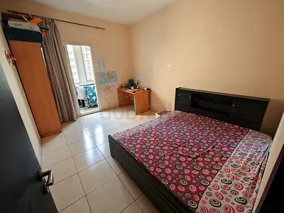 1 private room with balcony for rent in 2BHK flat