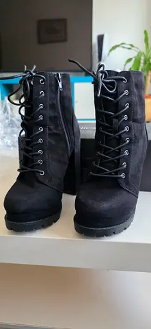 Brand new black shoes in box (size 37)