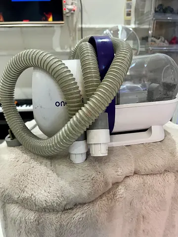 Compact canister vacuum cleaner pets - good working condition