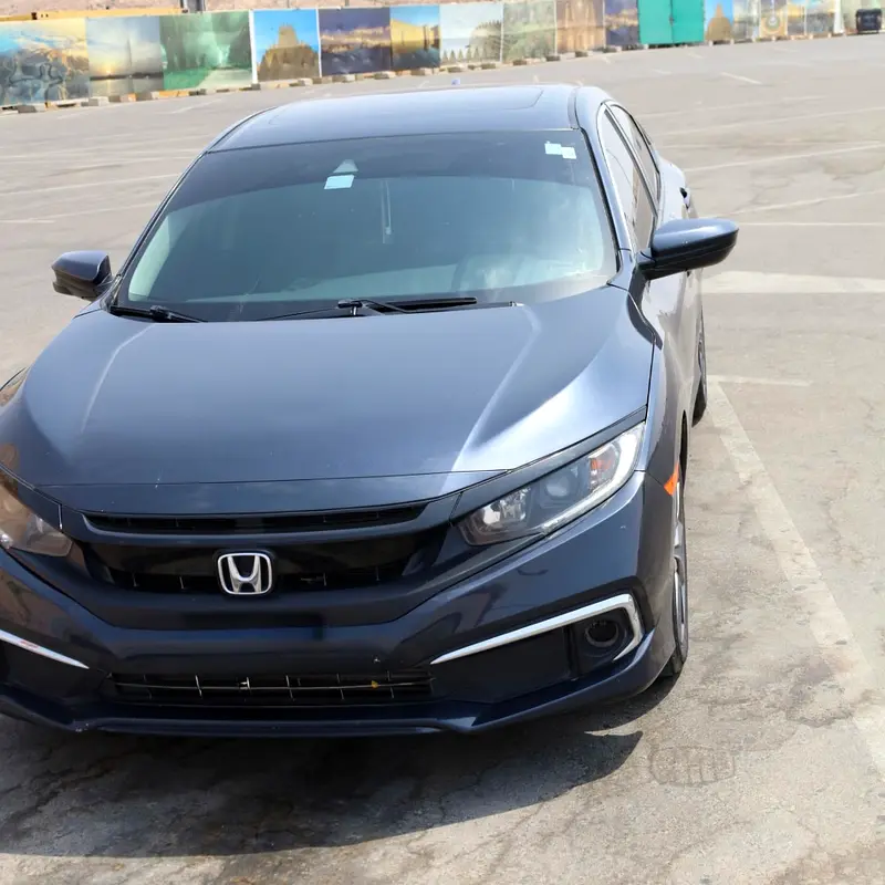 Honda Civic 2019 — photo 1 of 5