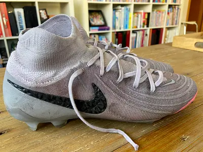 Nike Phantom Luna 2 Elite FG High-Top Football Boots