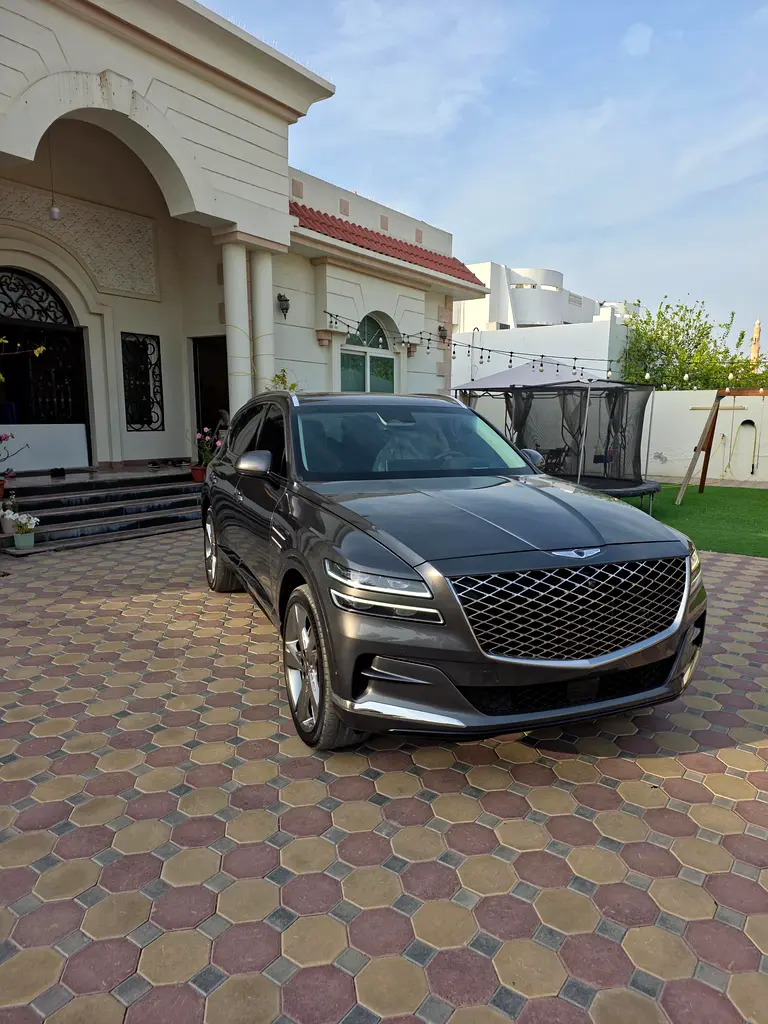 Genesis GV80 2023 — photo 1 of 14