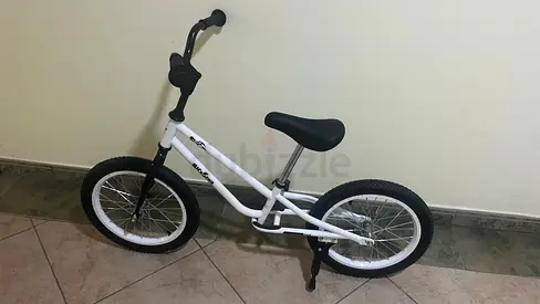 White kids balance/run bike - excellent condition