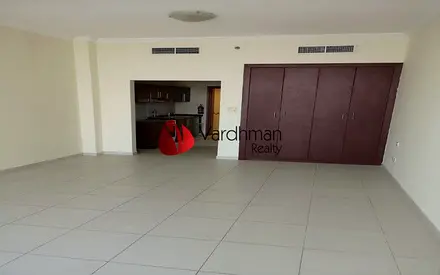 SPACIOUS STUDIO | BALCONY | PRIME LOCATION