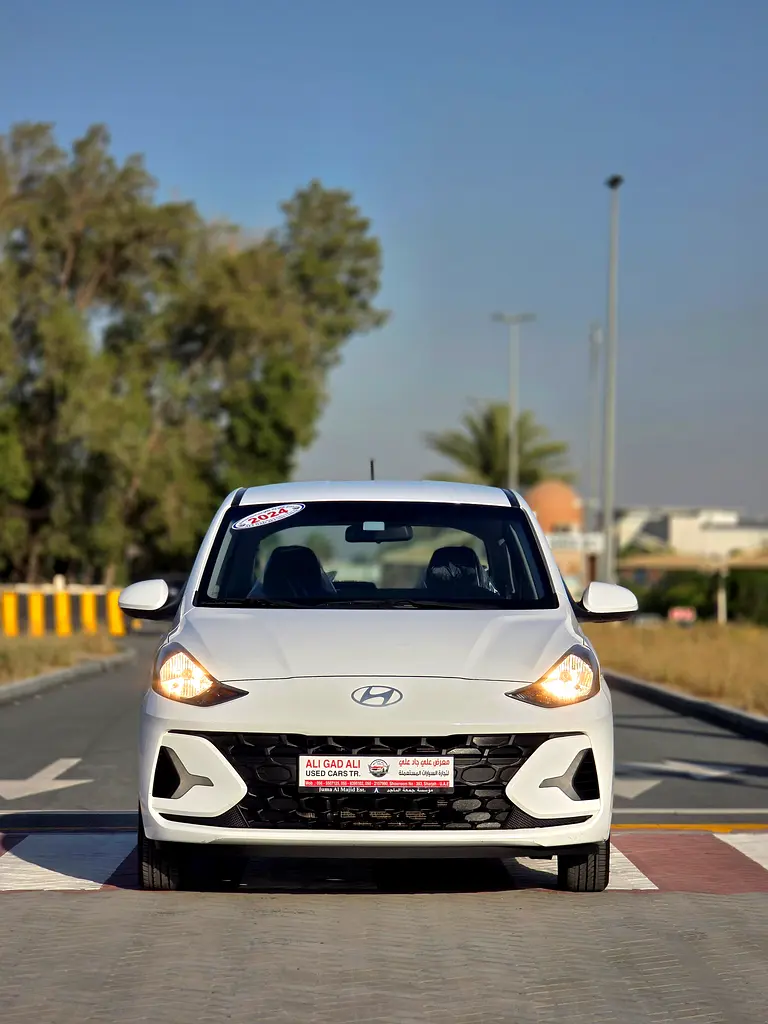Hyundai i10 2024 — photo 1 of 20