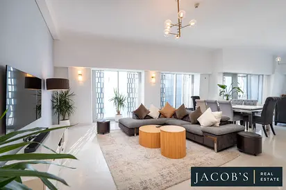 Vacant | Upgraded | Sea view