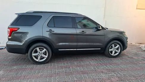 Ford Explorer XLT 2017 - American Specs - Excellent Condition