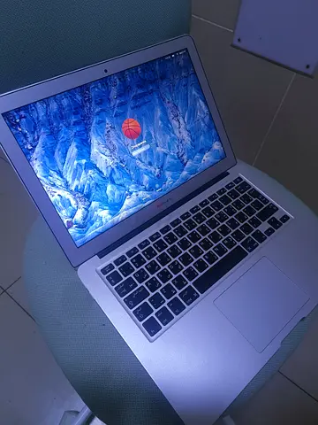 Apple MacBook Air (13-inch) (silver) - used, working