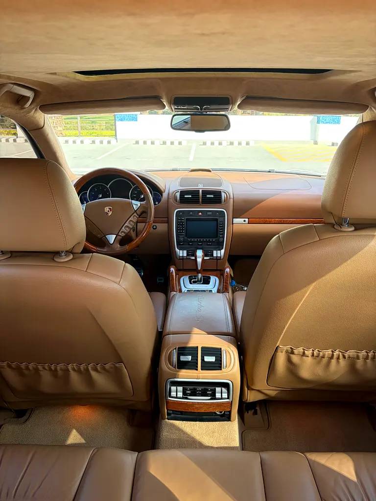 Porsche Cayenne 2006 — photo 1 of 11