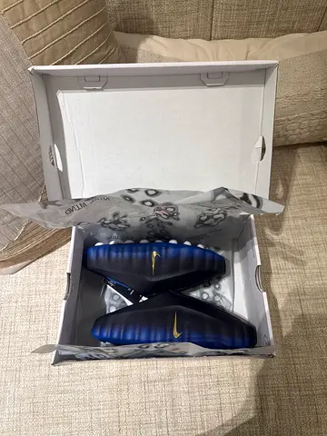 Nike minds (Blue) - Brand new size 39.5-40