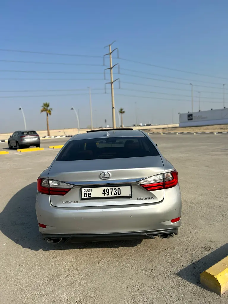 Lexus ES-Series 2016 — photo 1 of 9