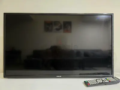 Nikai Smart LED TV 32 with Wall Mount for Sale