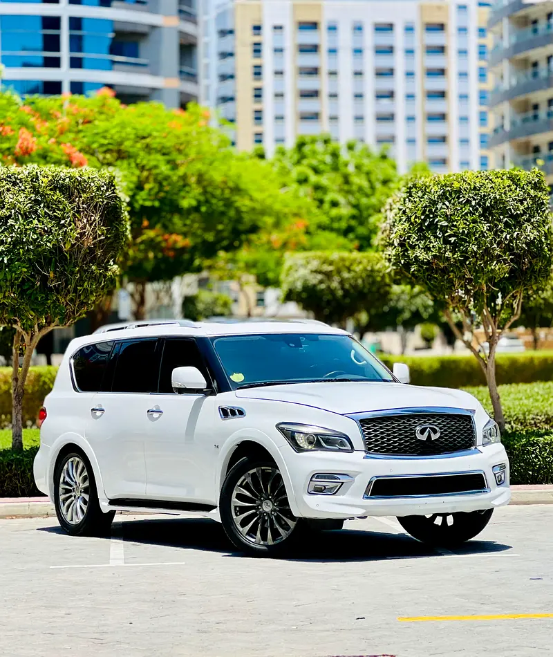 Infiniti QX80 2016 — photo 1 of 18