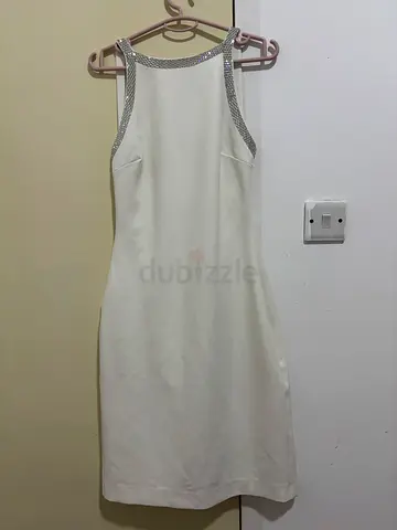 Elegant White Dress with Embellished Neckline-zara