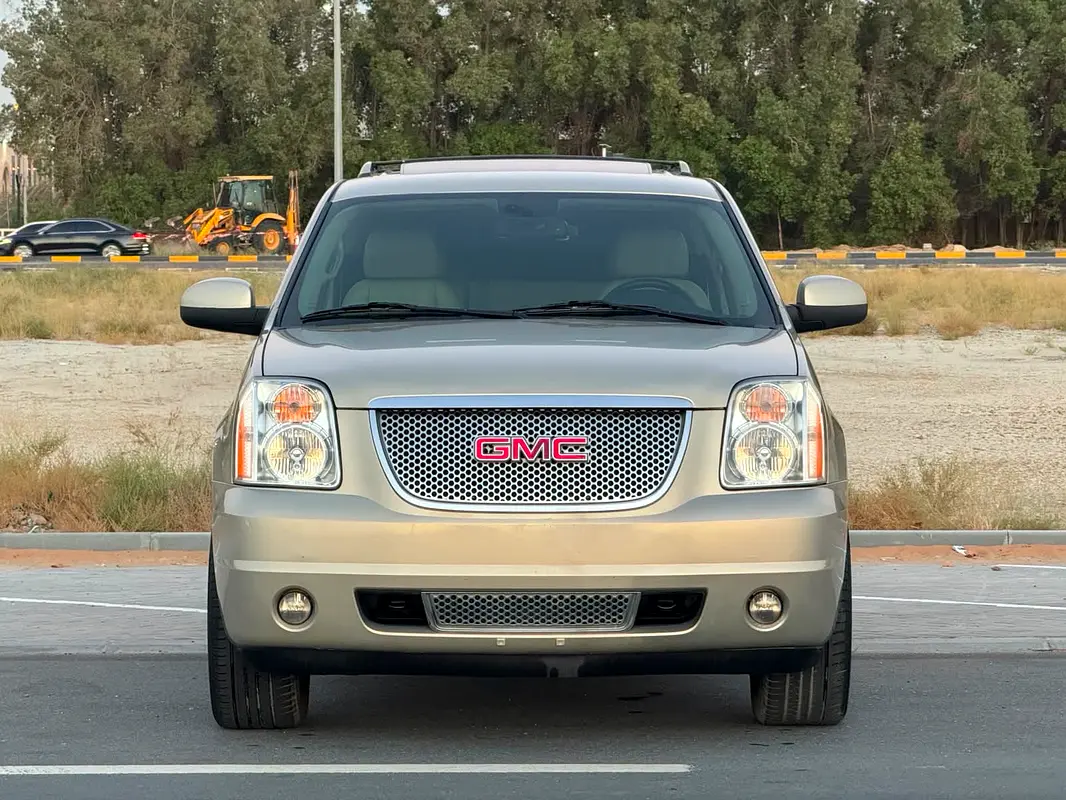 GMC Yukon 2009 — photo 1 of 19