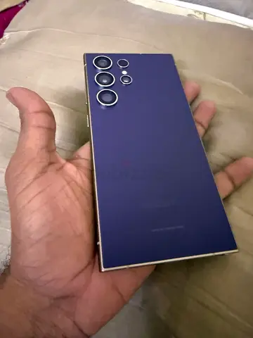 Samsung s24 ultra 256gb international purple version - new phone with minor scratch