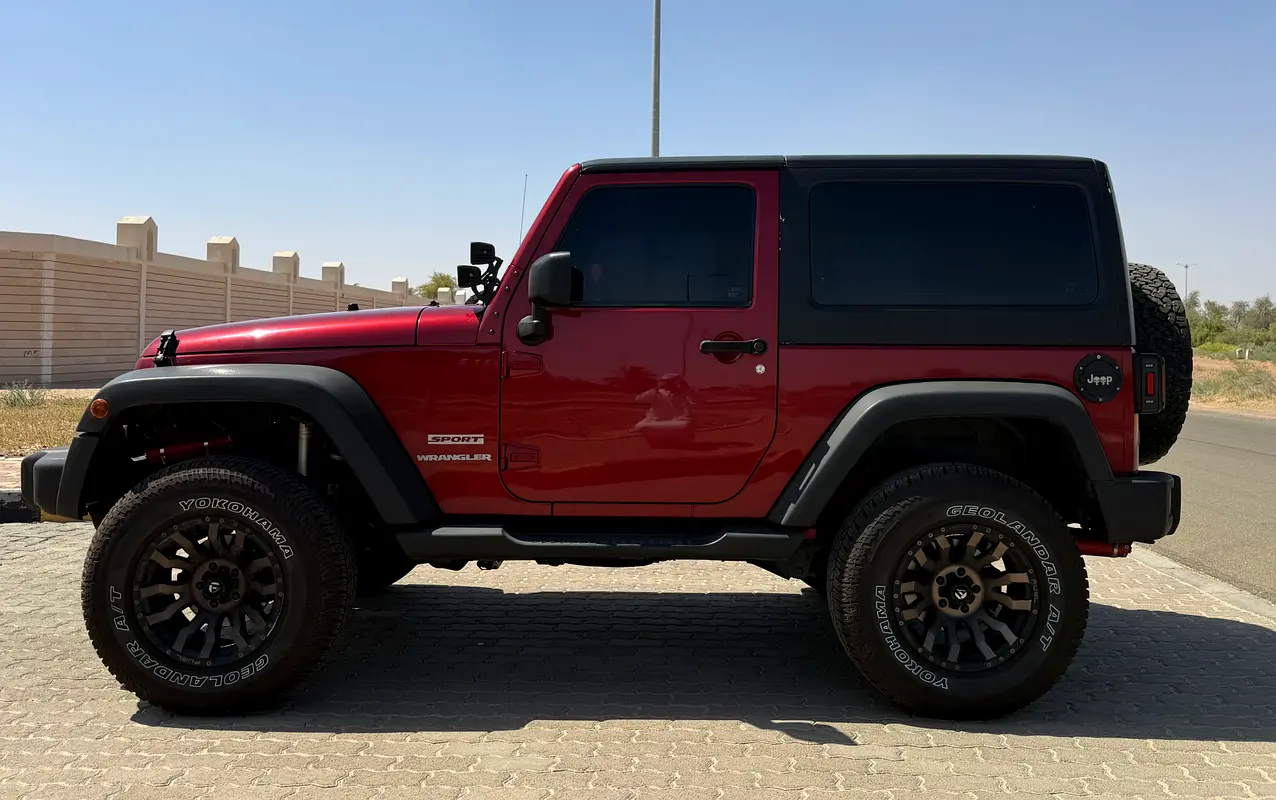 Jeep Wrangler 2012 — photo 1 of 8