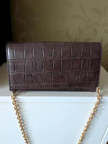 URGENT (Move out) Very cute and stylish Brown Croc-Embossed Chain Crossbody Bag