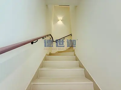 3 Bedroom Townhouse | Bright Courtyard Design | Single Row Feel