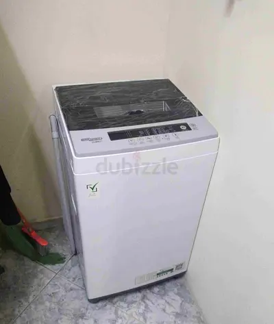 Washing machine 6KG, 1 year old very good in condition.