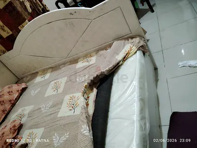 Queen size bed with medicated mattress