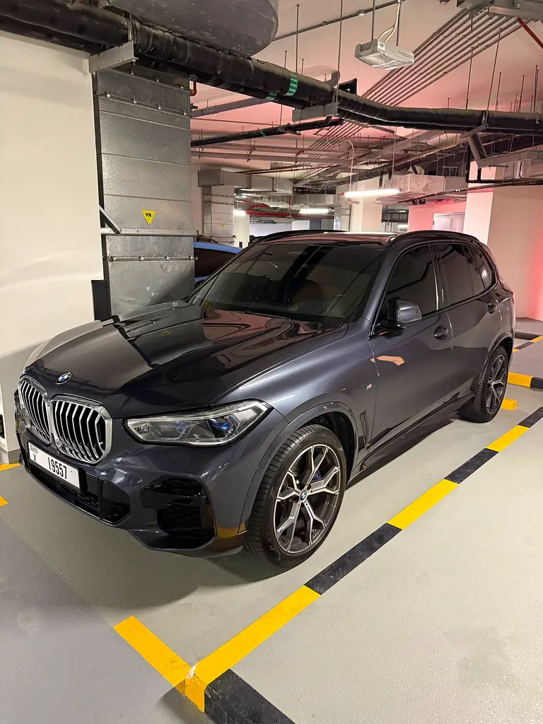 BMW X5 2022 — photo 1 of 7
