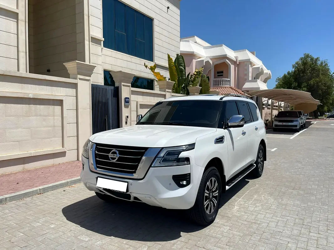 Nissan Patrol 2020 — photo 1 of 18