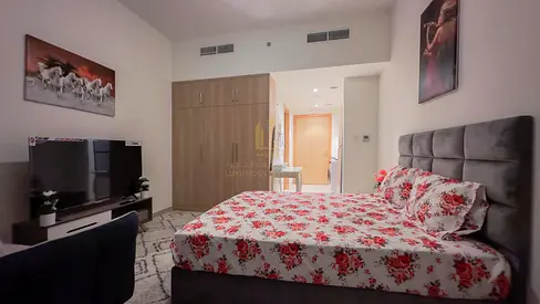 🏡 Studio Apartment for Sale with a Spacious Balcony – Al Rimal Tower