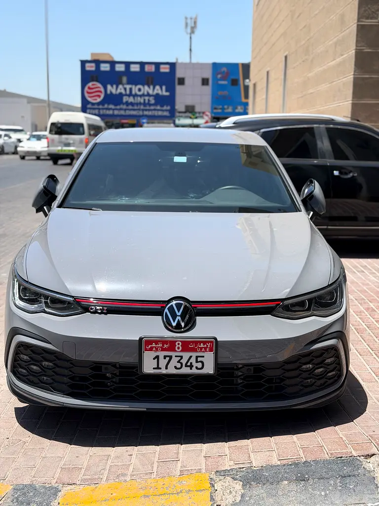 Volkswagen Golf 2024 — photo 1 of 6