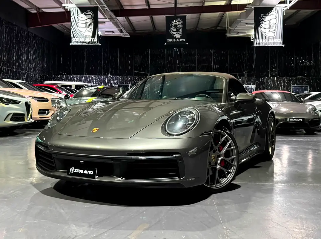 Porsche 911 2020 — photo 1 of 20