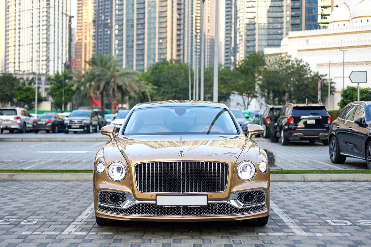 Bentley Flying Spur 2022 — photo 1 of 20