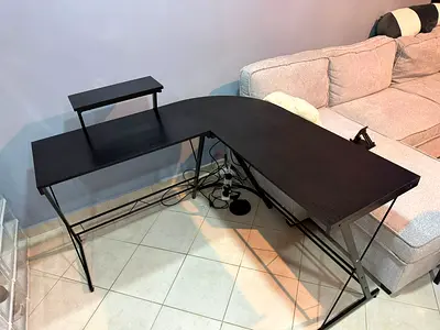 Corner computer table / study desk