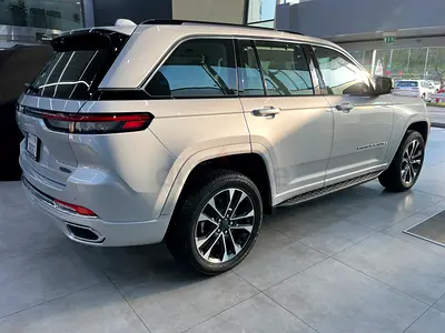 Jeep Grand Cherokee Overland 2022 GCC Specs
