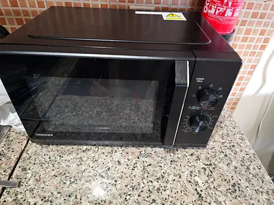25L Toshiba Countertop Microwave Oven - Excellent Working Condition