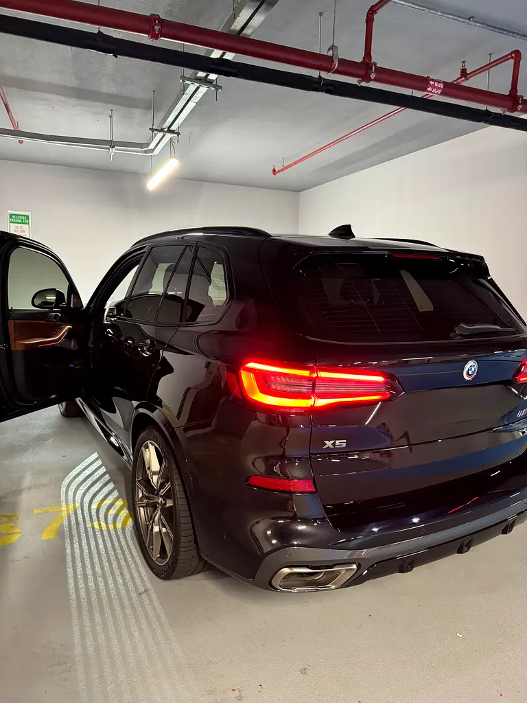 BMW X5 2023 — photo 1 of 9