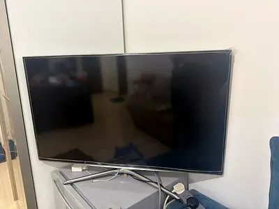 42 inch  smart LED TV  Samsung- Good Working Condition