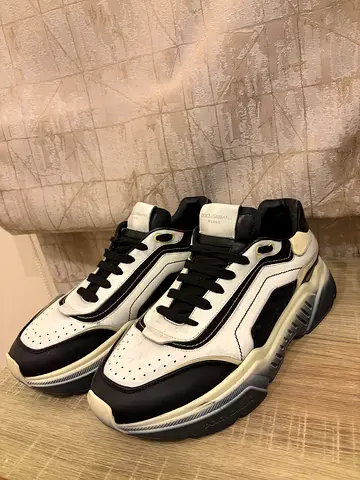 Original dolce and gabbana shoes size 43