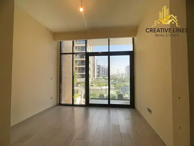 READY TO MOVE // SPACIOUS LAYOUT // POOL VIEW