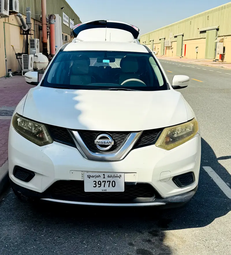 Nissan X-Trail 2015 — photo 1 of 8