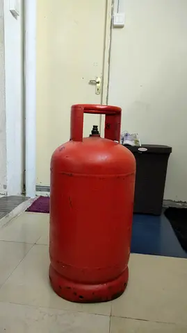 Empty Red LPG Gas Cylinder - 19kg (Typical Home Size) - Good Working Condition
