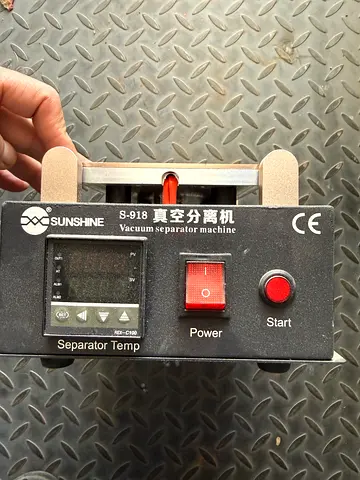 Mobile phone screen separator